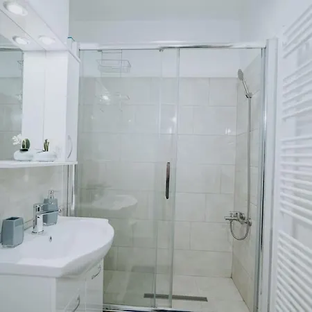 Plaza View Апартаменты Бухарест