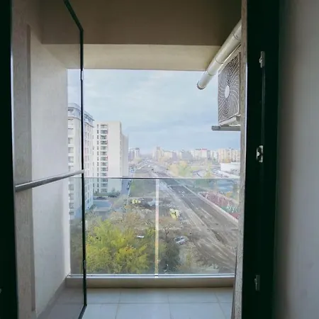 Plaza View Apartment Bukarest
